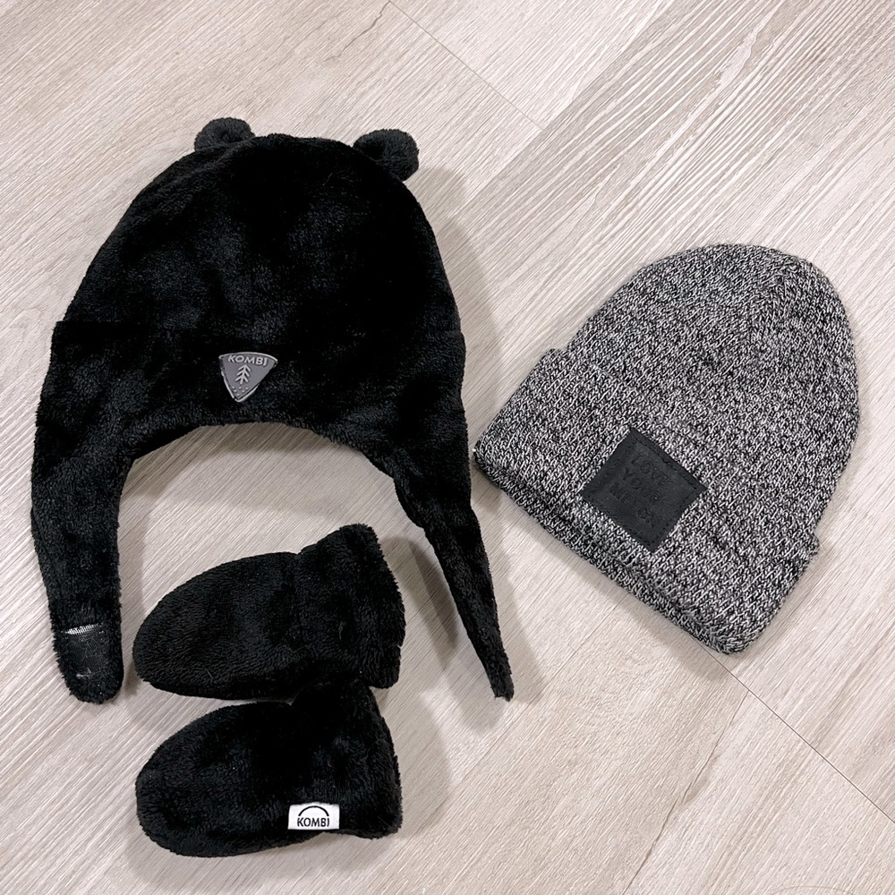 Winter Hats and Mitts (0-6 months)